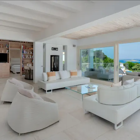 Villa Panoramic In Porto Cervo Liscia di Vacca